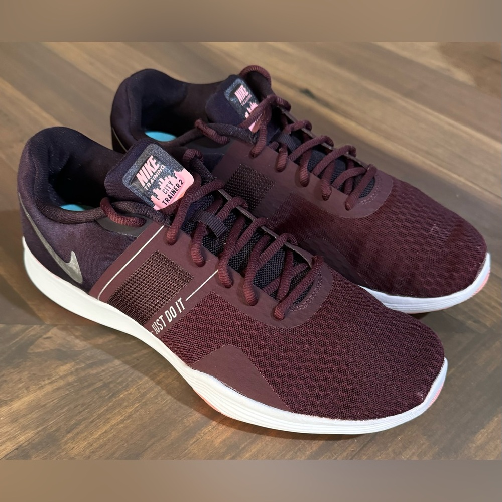 Nike City Trainer 2 Womens Running Shoe Gray Pink Size 8.5